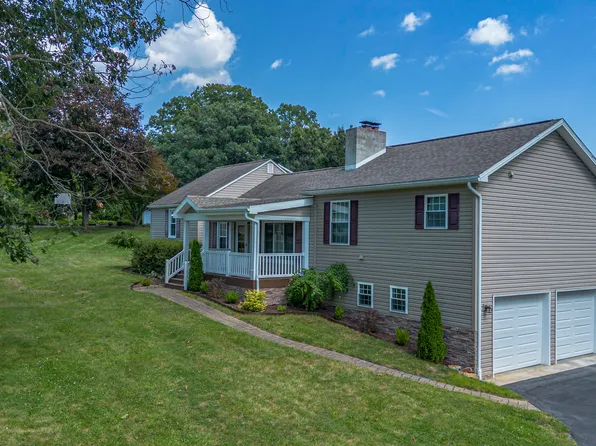954 Brush Mountain Rd, Hollidaysburg, PA 16648