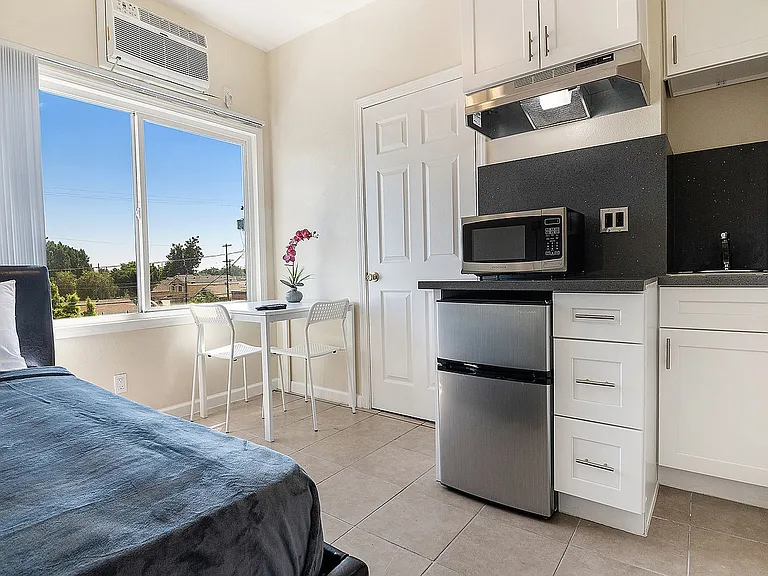 South Park Place Apartments — Photo 10
