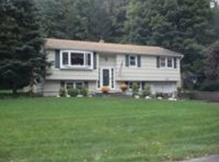 4 Chester Ave, Randolph, NJ 07869