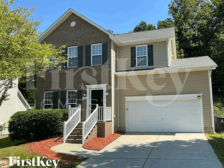 3047 Canterbury Park Dr — Photo 1