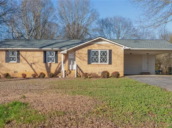 327 Stewart Dr SW, Calhoun, GA 30701