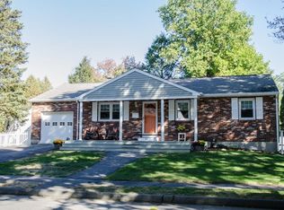 40 Sonning Rd, Beverly, MA 01915