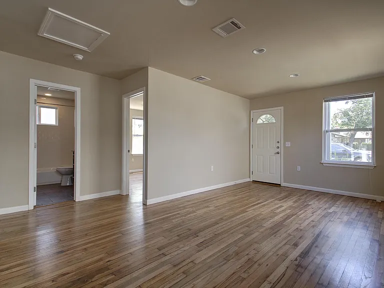 4509 Depew Ave — Photo 11