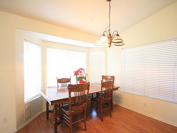 4th image of 4926 E Sandwick Dr
