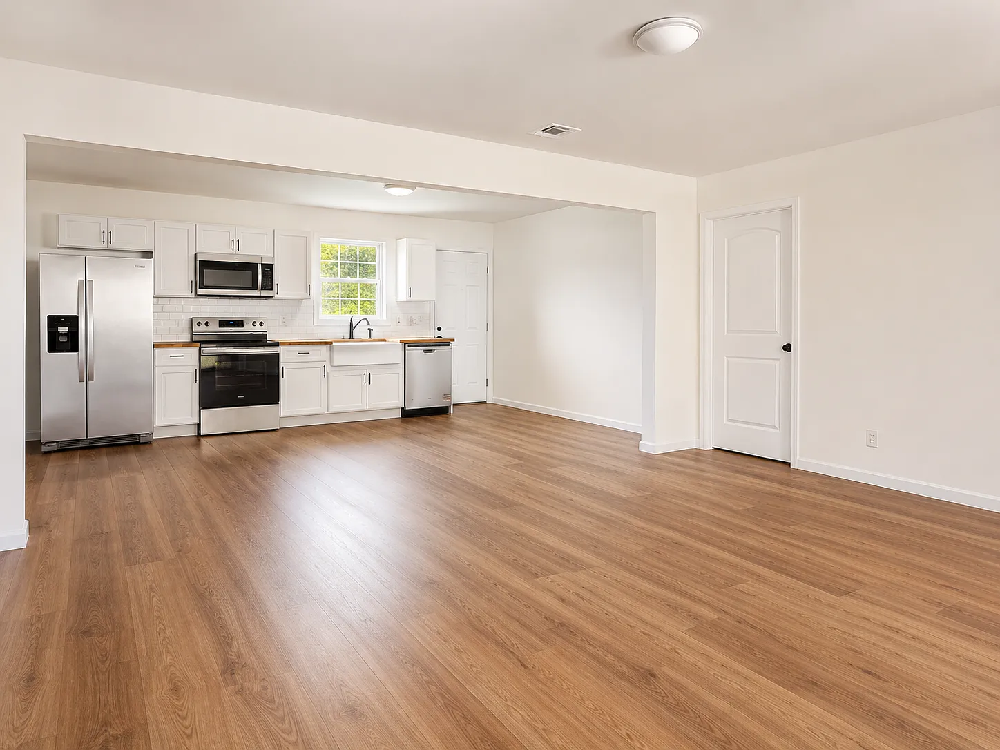 4 bed, 1300 sqft, $2,450 — Photo 3