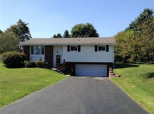 3211 Meadow Ln, New Castle, PA