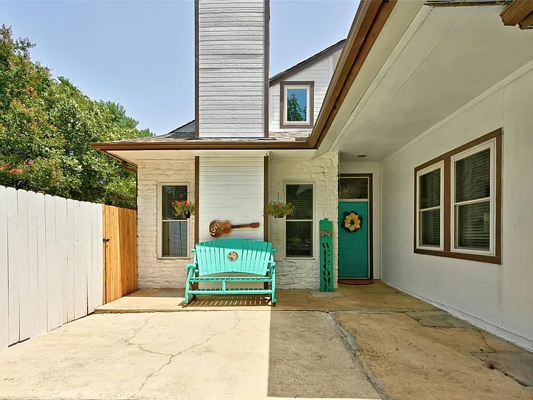3012 Rochelle Dr — Photo 3