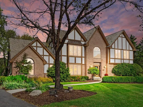 14190 Woodmount DRIVE, Brookfield, WI 53005