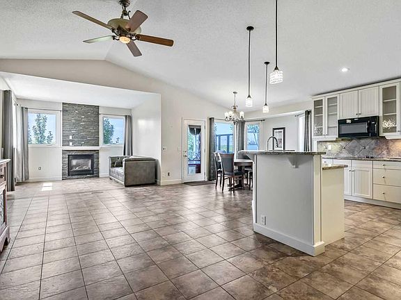 4th image of 443 Riverside Grn NW