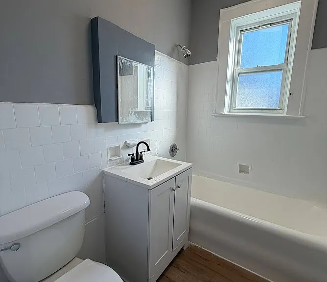 515 W 7th St #207B — Photo 2