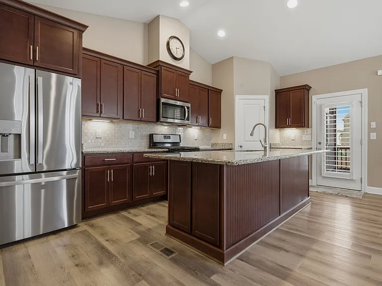 5036 Winslow Dr — Photo 16
