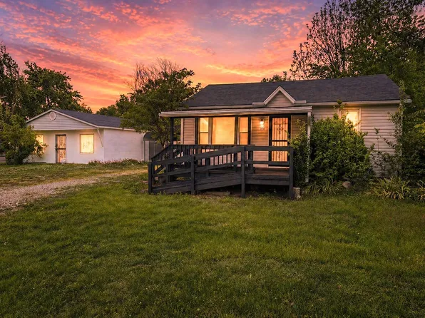 304 E Lincoln Ave, Chandler, IN 47610