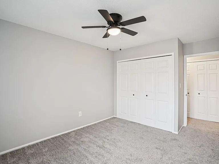 Hillcrest Club Apartments — Photo 53