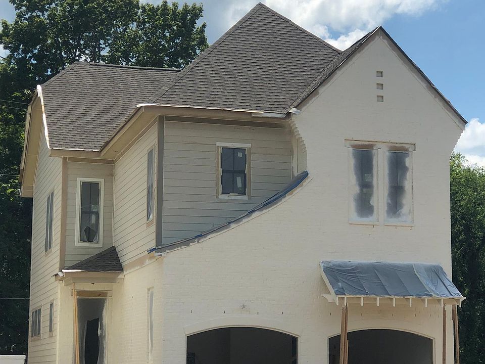 Actual photo of the home.