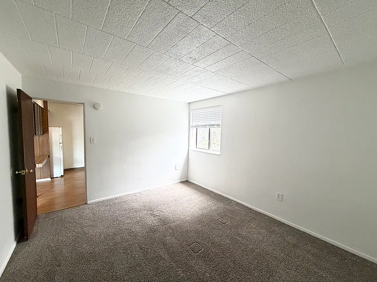 Essex House — Photo 9