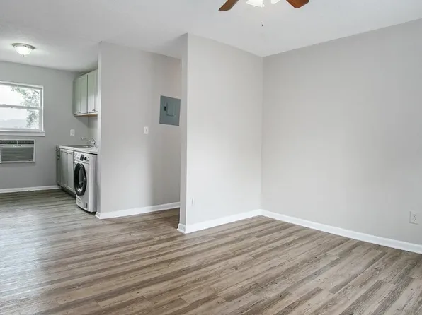 Uptown Court by Thrive CRE