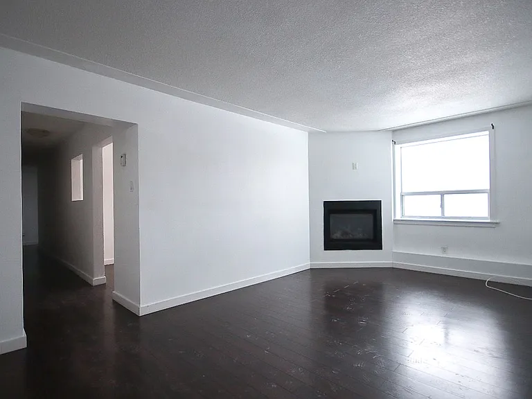 169 Lancaster St W #12 — Photo 1