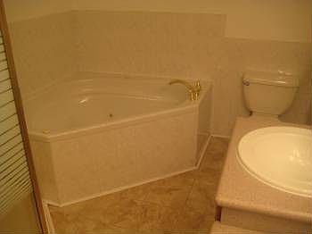 4th image of 12420 N Edgewood Pl