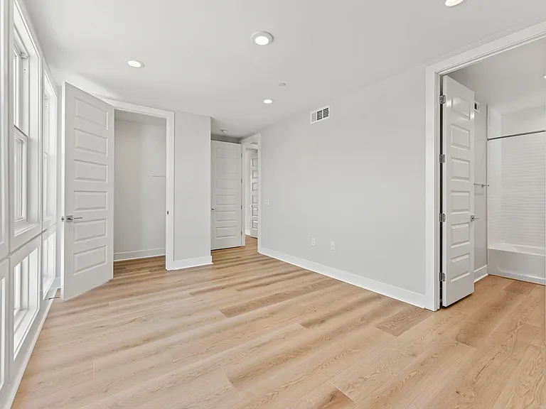 209 Stage — Photo 26
