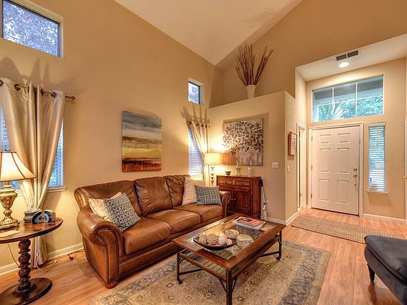 3rd image of 4013 Parkstone Ln