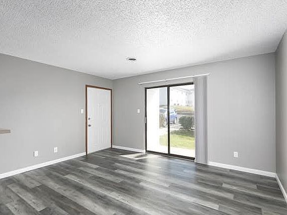 5th image of 113 Sandstone Ct