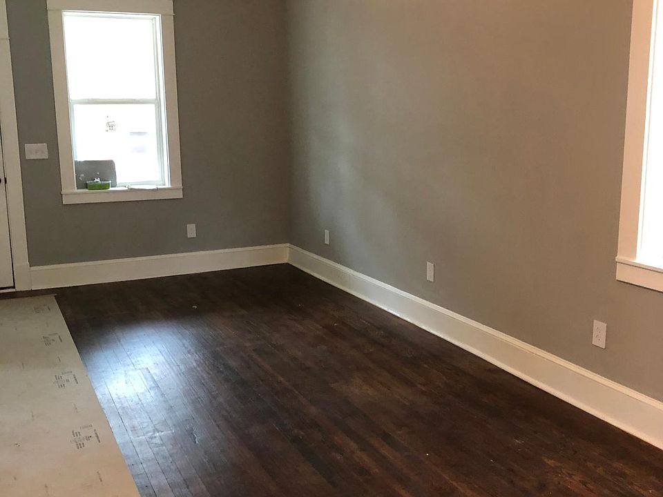 2nd image of 1435 Rogers St