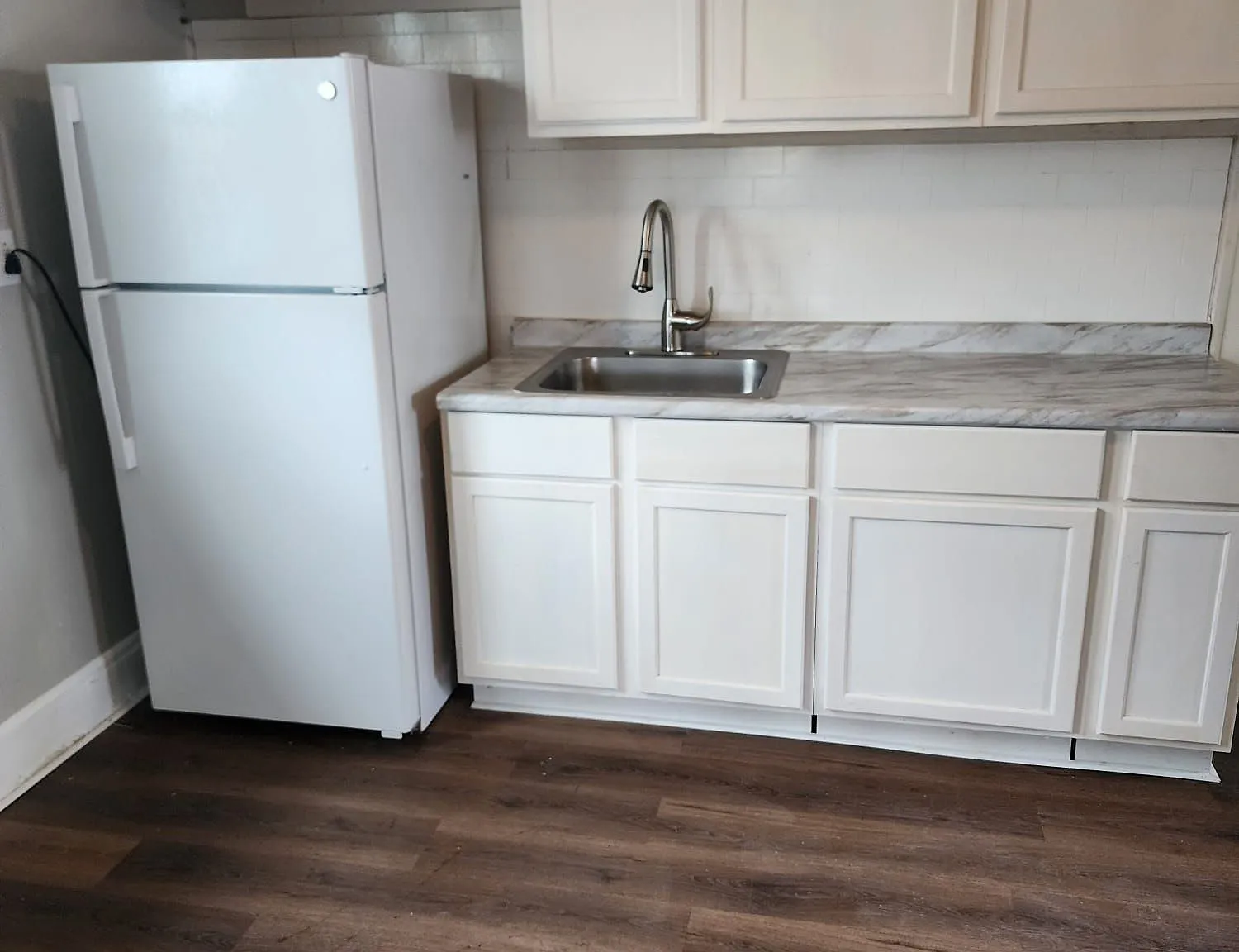 2 bed, 1.0 bath, $1,000 — Photo 2