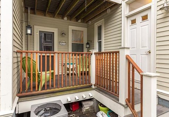 5th image of 68 Essex St #1