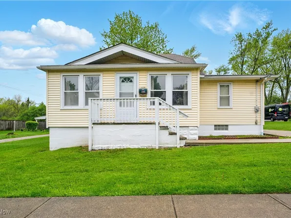 165 Talbot Dr, Bedford, OH 44146