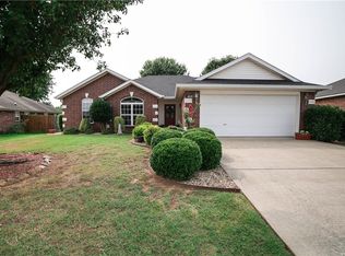 441 E Spicewood Trl, Centerton, AR 72719