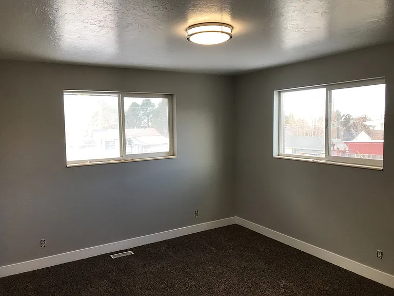 2818 S 450 W — Photo 10