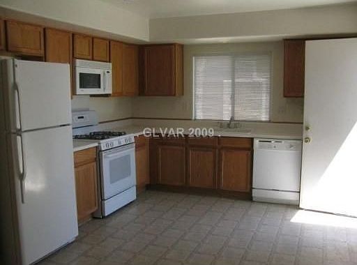 4th image of 3650 Calmosa St