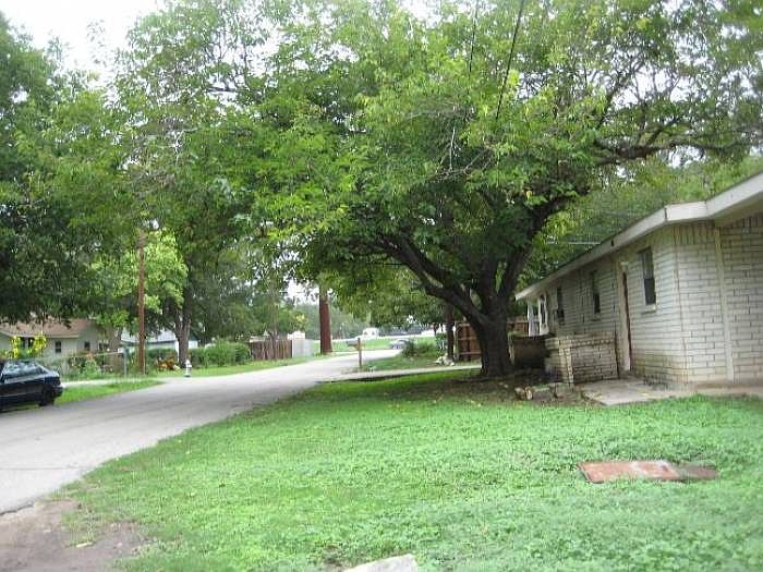 1st image of 1011 Hackberry St #B