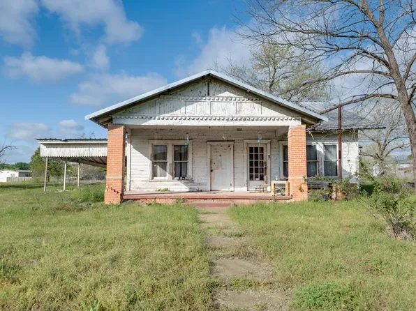 742 S Moody St, Oakwood, TX 75855