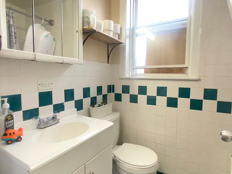 4454 W Diversey Ave #2E — Photo 10