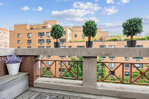 Sold by Corcoran | media 8