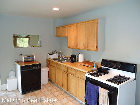 3rd image of 2445 1/2 East Ave