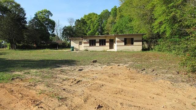 1st image of 110 Butler Cir