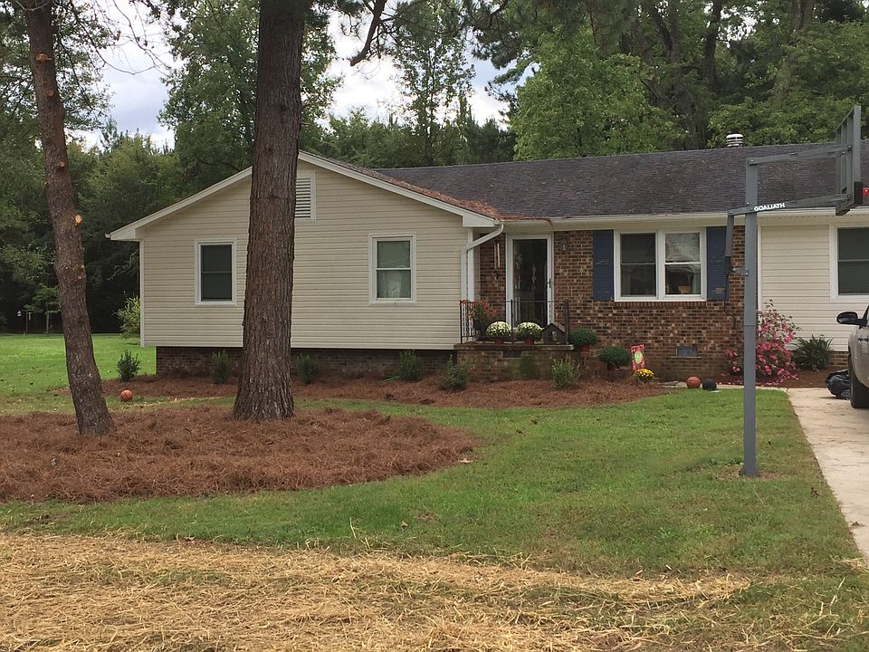 1st image of 3520 Country Ln