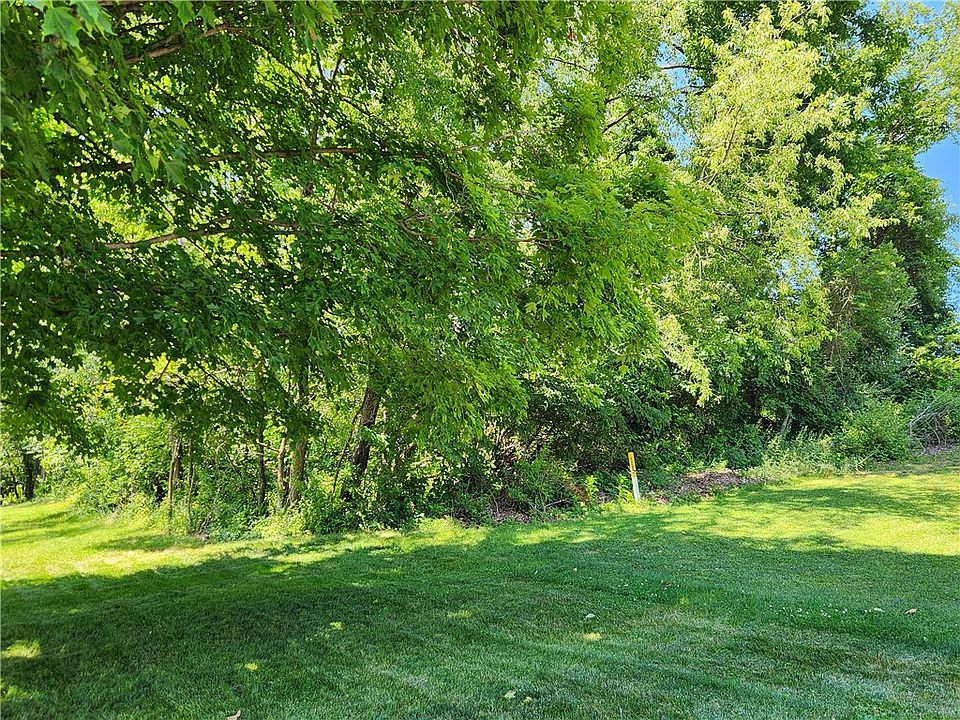 2nd image of 104 Valley View Dr