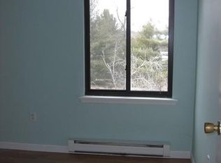 35 Burgundy Hill Ln, Middletown, CT 06457