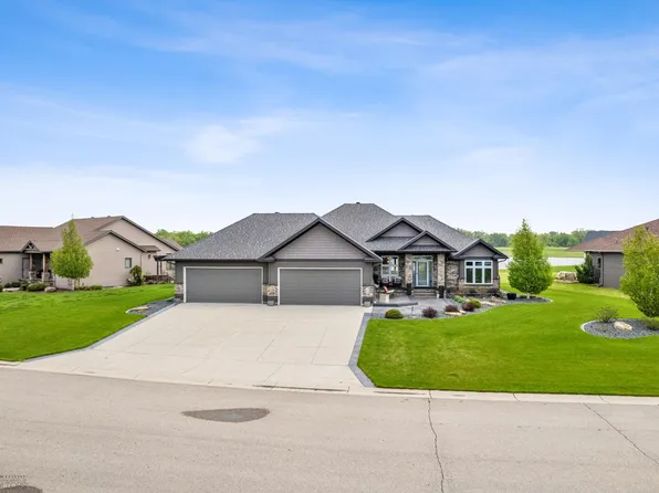 769 W River Rd, Horace, ND 58047