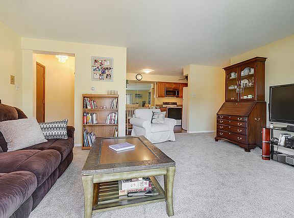 4th image of 5700 W 128th St #2