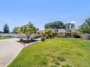10765 E Ashlan Ave, Sanger, CA 93657