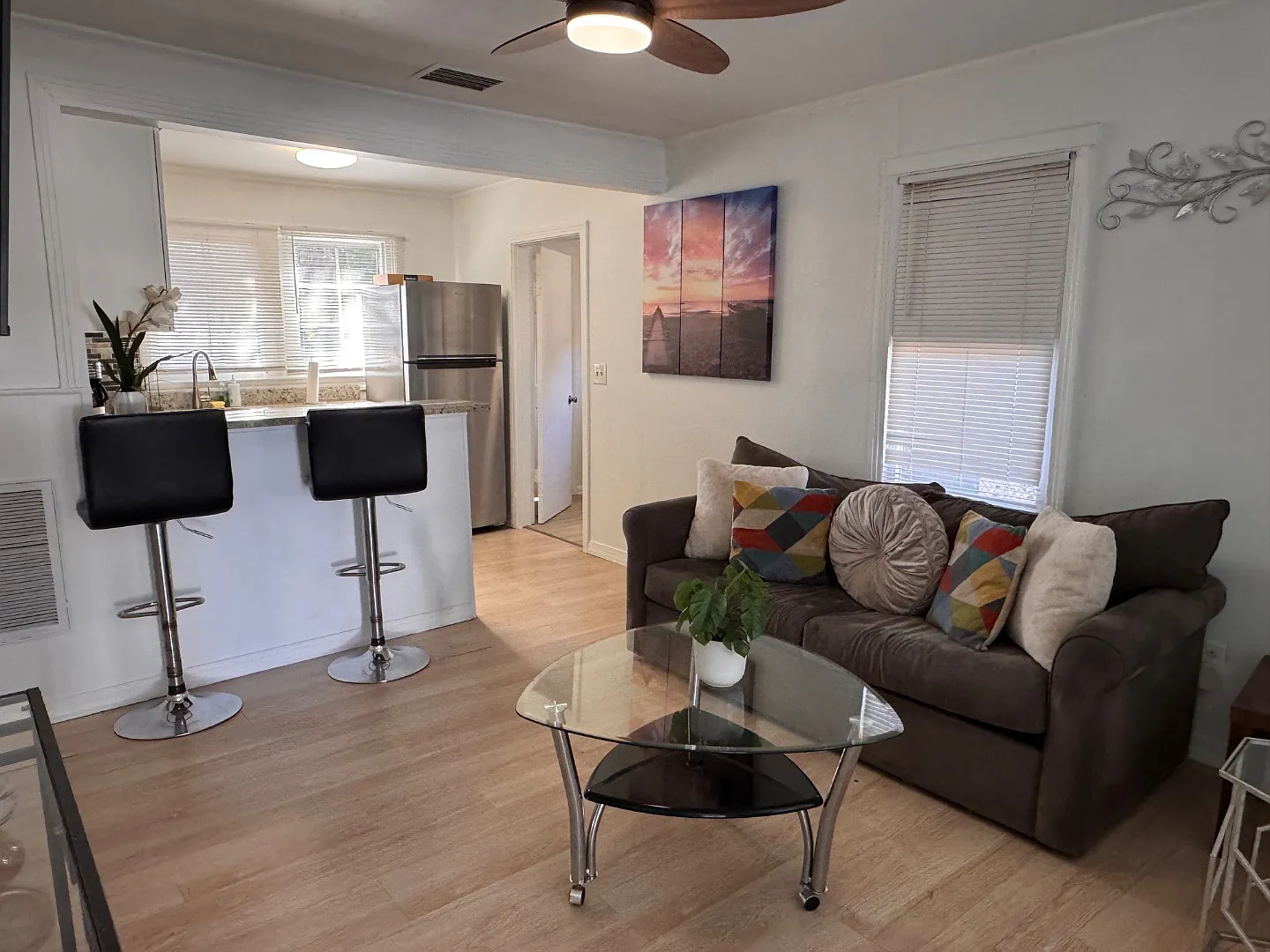 2512 W Rio Vista Ave — Photo 4