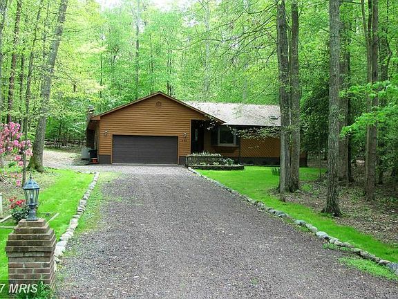 Circular drive leading to the house.