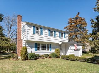 92 Chesterfield Rd, East Lyme, CT 06333