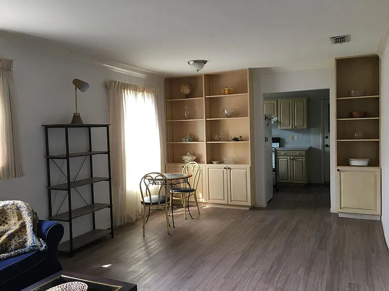 17 Ebony Ave #A — Photo 1