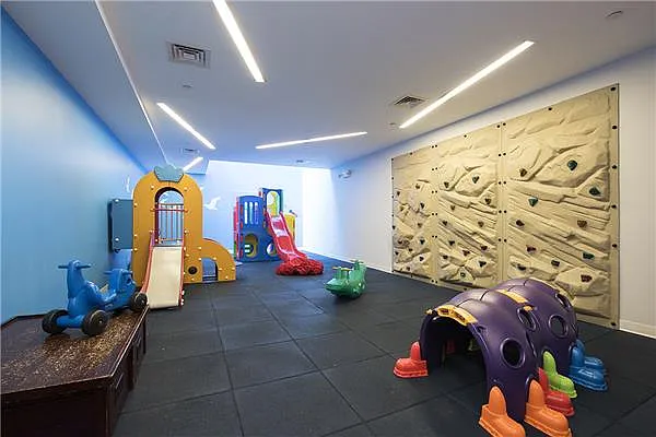 Sold by Compass | media 25