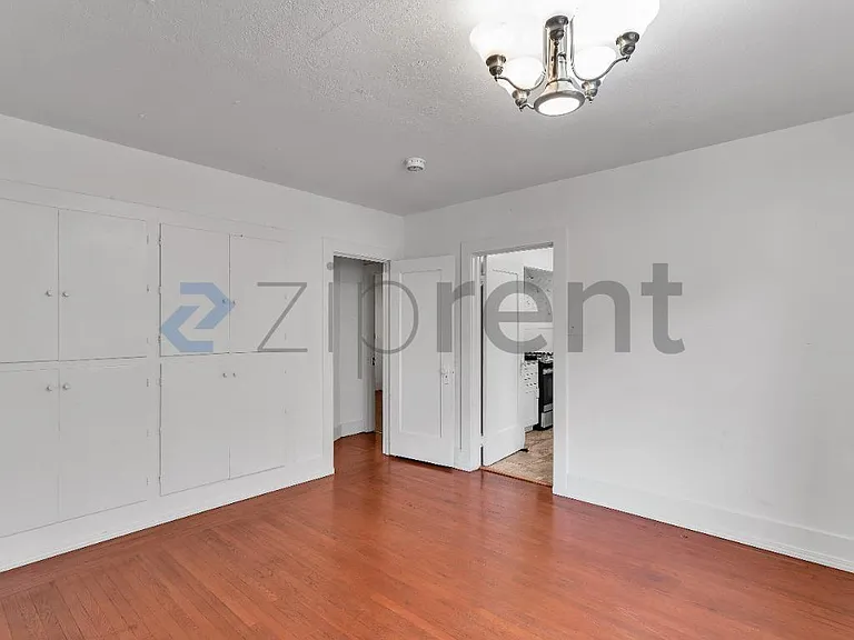 2145 Grant St — Photo 9